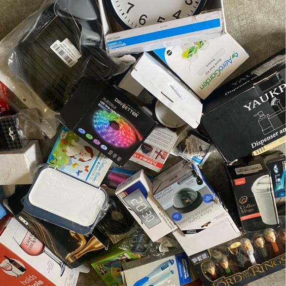 15 items Mystery Box Overstock Shelf Pull Reseller liquidation Amazon - Picture 6 of 8